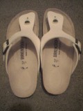 Birkenstock�̃T���_���w���B